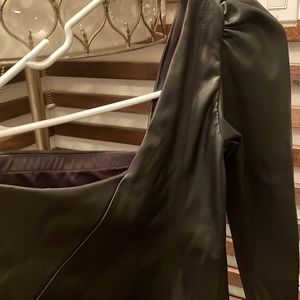 Faux leather in very good condition